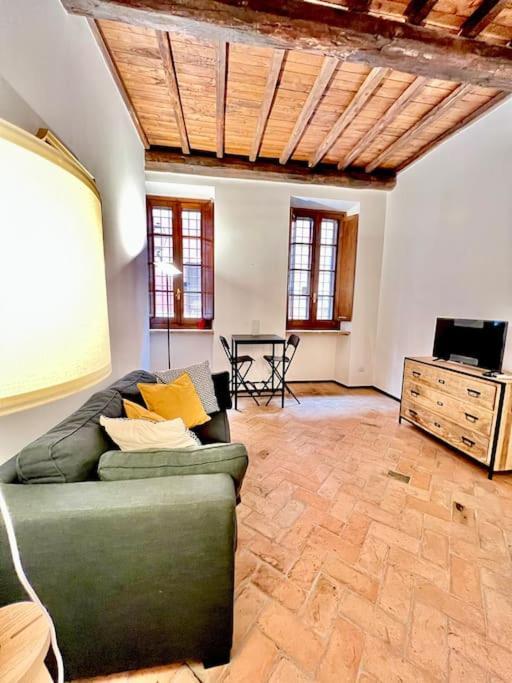 Appartamento Nel Cuore Di Roma Bagian luar foto